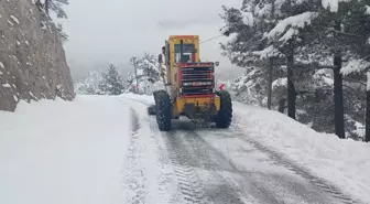 Kayseri'de Karla Mücadele: 70 Mahalle Yolu Ulaşıma Açıldı