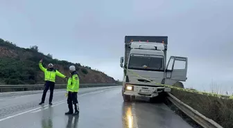 İznik'te Kontrolden Çıkan Kamyon Uçurumdan Düştü Sanıldı