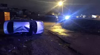 Bursa'da Yağış Sonrası Takla Atan Otomobilde İki Yaralı