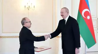 Bakü Büyükelçiliği'ne atanan Akgün, Cumhurbaşkanı Aliyev'e güven mektubunu sundu