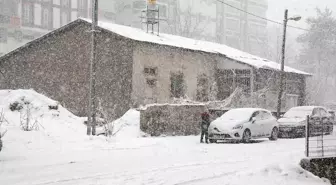 Bitlis'te Kar Yağışı Beklenmedik Zorluklar Yarattı