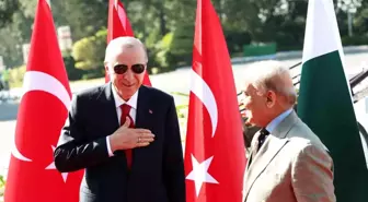 Cumhurbaşkanı Erdoğan, Pakistan Başbakanı Şerif tarafından resmi törenle karşılandı