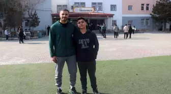 Iğdır'da öğretmen, öğrencisini heimlich manevrası ile kurtardı