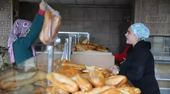 Siirt'te Berat Kandili Dolayısıyla Ücretsiz Ekmek Dağıtımı