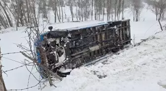 Tokat'ta Öğretmen Servisi Devrildi: 2 Yaralı