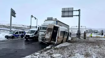 Ağrı'da Trafik Kazası: 8 Yaralı