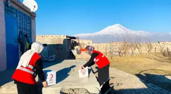 Kızılay'ın Kadın Gönüllüleri Ağrı'da İhtiyaç Sahiplerine Destek Oluyor