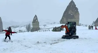 Kapadokya'da Ekstrem Spor Tutkunlarından 360 Derece Kayak Deneyimi