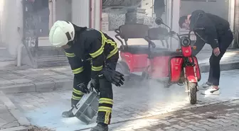 Samsun'da park halindeki elektrikli bisiklet yangın sonucu zarar gördü