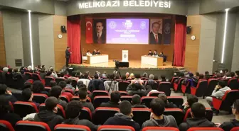 Melikgazi'de 'Sen Yaparsın Melikgazi' Münazara Yarışması Finali Yapıldı