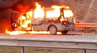 İskenderun'da Seyir Halindeki Hafif Ticari Araç Yangın Çıkardı