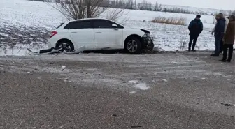 Tokat'ta Ağaca Çarpan Otomobilin Sürücüsü Yaralandı