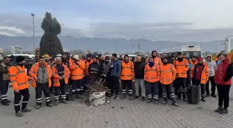 Aydın'da Temizlik İşçileri Maaş Eksikliği Nedeniyle İş Bıraktı