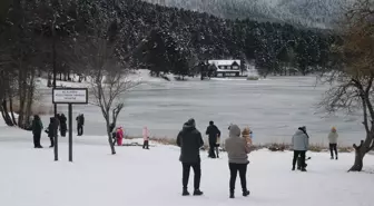 Bolu Gölcük Tabiat Parkı'nda kış keyfi