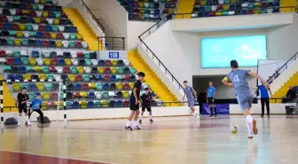 Balıkesir'de Okul Sporları Futsal Turnuvası Başladı