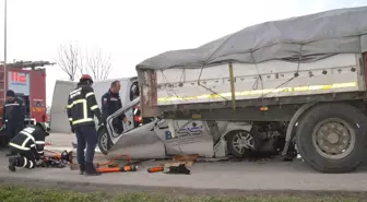 Samsun'da Minibüs ve Tır Çarpıştı: 1 Ölü, 2 Yaralı