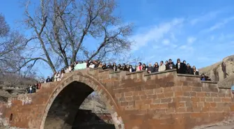 Şehit ve gazi çocukları Bitlis'in tarihi mekanlarını gezdi