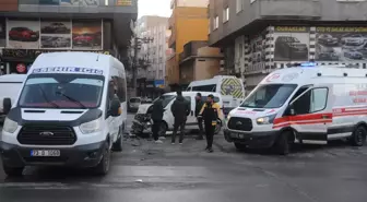 Cizre'de Yolcu Minibüsüne Çarpan Hafif Ticari Araç Kazası