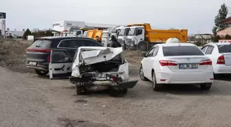 Diyarbakır'da Otomobil ve SUV Çarpıştı: 4 Yaralı