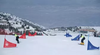 Erzincan'da Snowboard Yarışları Tamamlandı