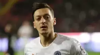 Mesut Özil'den Türk futbolu için ortalığı ayağa kaldıracak sözler