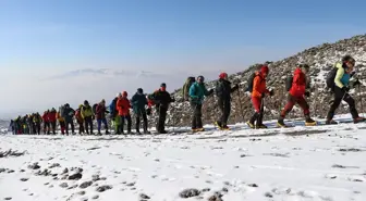 Ağrı Dağı'na Kış Tırmanışı Başarıyla Tamamlandı