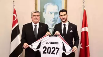 Beşiktaş, Kaptan Necip Uysal ile Sözleşme Uzattı