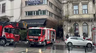 Beyoğlu'ndaki Restoranda Yangın Çıktı