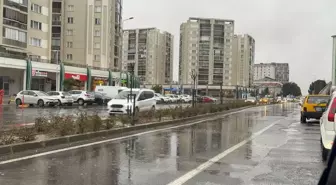 Çorlu'da Sağanak Yağış Trafiği Olumsuz Etkiledi