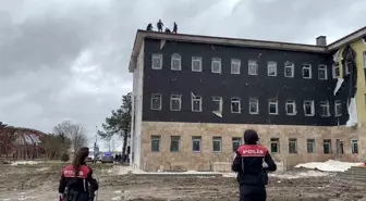 Edirne'de İntihar Girişimi, İşçi İkna Edilerek Çatıdan İndirildi