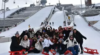 Erzurum'da Kız Öğrenciler İçin Kış Sporları Kampı Gerçekleştirildi