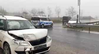 Kocaeli'de İki Otomobilin Çarpıştığı Kazada İki Yaralı