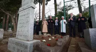 TBMM Başkanı Numan Kurtulmuş, Abdürreşid İbrahim Efendi'nin Kabrini Ziyaret Etti