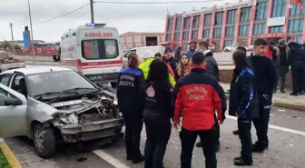 Bandırma'da Trafik Kazası: 3 Yaralı