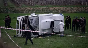 Buldan'da Sporcu Midibüsü Devrildi: 2 Ölü, 26 Yaralı