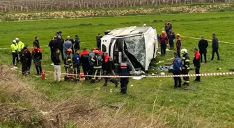 Denizli'ye turnuvaya giden öğrencileri taşıyan midibüs devrildi: 2 ölü, 26 yaralı