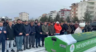 Nevşehir'de Eski Nişanlısı Tarafından Tüfekle Vurulan Genç Kadın Toprağa Verildi