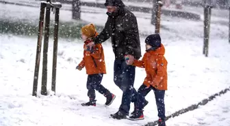 Kar alarmı verildi! İstanbul'da öğrenciler tatil beklerken, validen açıklama geldi