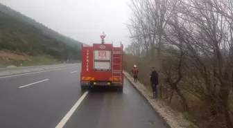 Manisa'da Dereye Devrilen Otomobilin Sürücüsü Yaralandı