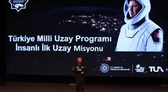 Türkiye'nin ilk astronotu Gezeravcı, Çanakkale'de üniversitelilerle bir araya geldi