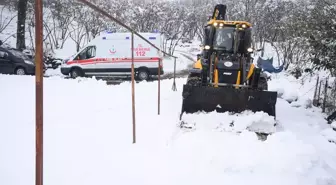 Giresun'da Kar Yağışı Sebebiyle Kapanan Yolda Hastaya Ulaşıldı