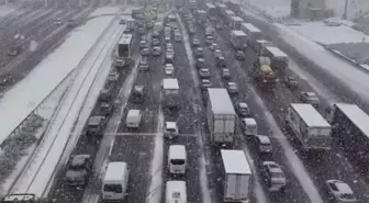 İstanbul'da hayat durma noktasında! Trafik yoğunluğu yüzde 90'a ulaştı