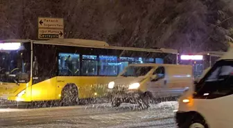 İstanbul'da Kar Yağışı Ulaşımı Olumsuz Etkiledi