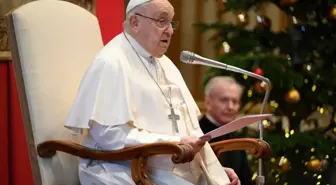 Vatikan, hastanede tedavi altındaki Papa Franciscus'ta zatürre geliştiğini açıkladı