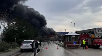 Bursa'da Madeni Yağ Satış İş Yerinde Yangın Çıktı