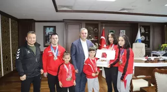 Başkan Baki Demirbaş'ın Doğum Günü Sporcular Tarafından Kutlandı