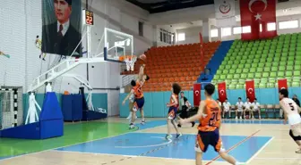 Elazığ'da U-16 Basketbol 5. Bölge Müsabakaları Sona Erdi