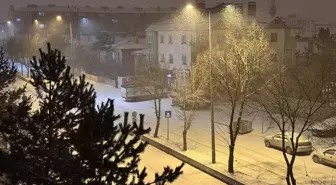 Erzurum ve Kars'ta Kar Yağışı Etkili Oluyor