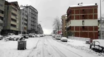 Sinop'un Türkeli İlçesinde Kar Yağışı Etkili Oldu, Okullar Tatil Edildi