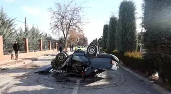 Konya'da Aşırı Hız Sonucu Takla Atan Araçta Sürücü ve Yolcu Yaralandı